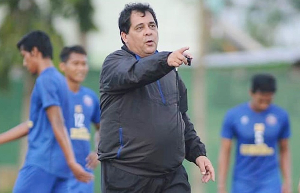 Penundaan Liga 1 2020 Jadi Kabar Tak Menggembirakan bagi Pelatih Arema FC