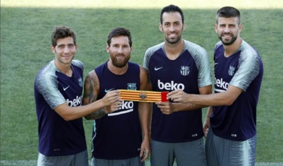 Bukan Petinggi Klub, Ternyata Gerard Pique Penyebab Barcelona Melepas Lionel Messi