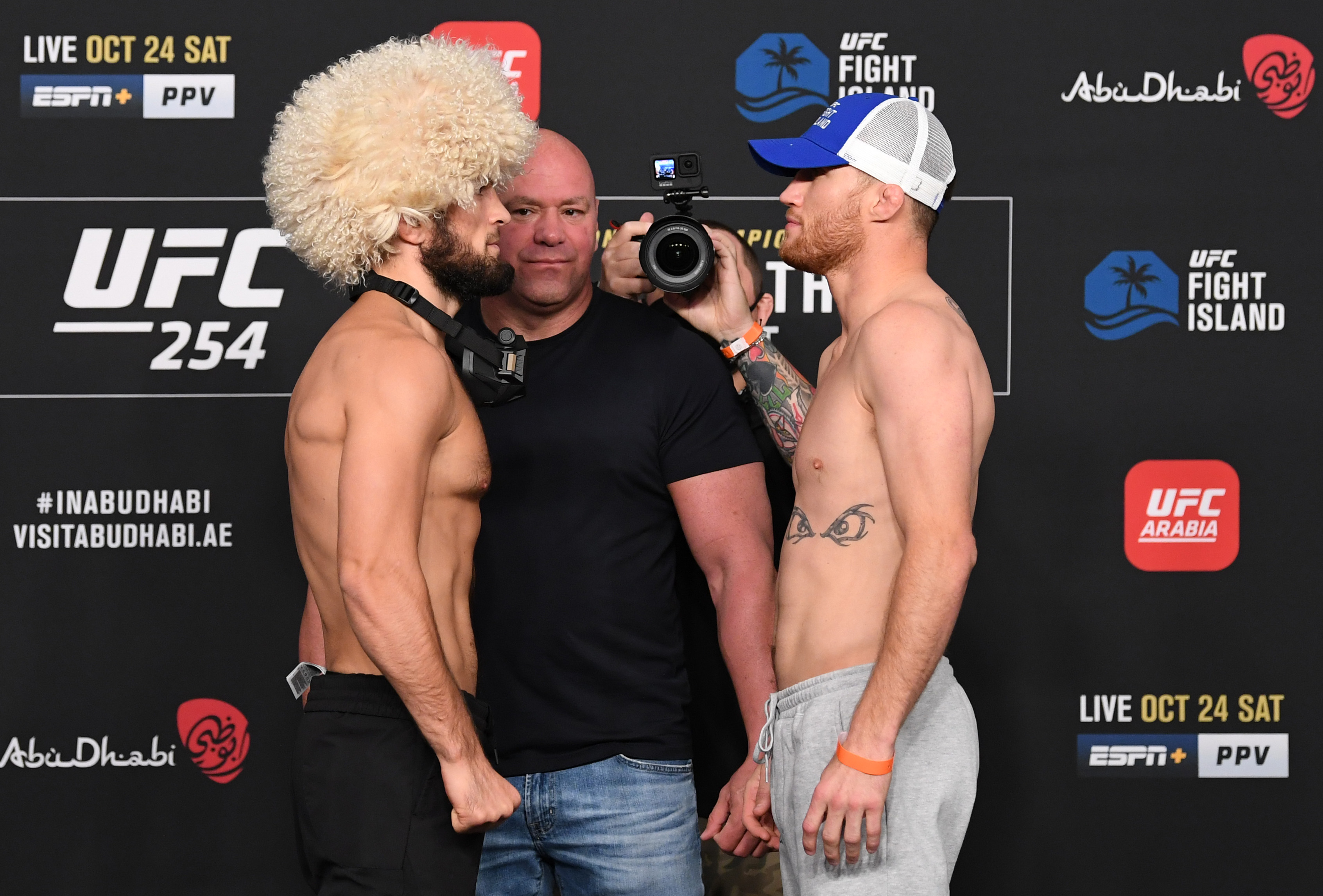 UFC 254: Khabib Nurmagomedov dan Justin Gaethje Lolos Sesi Timbang Badan