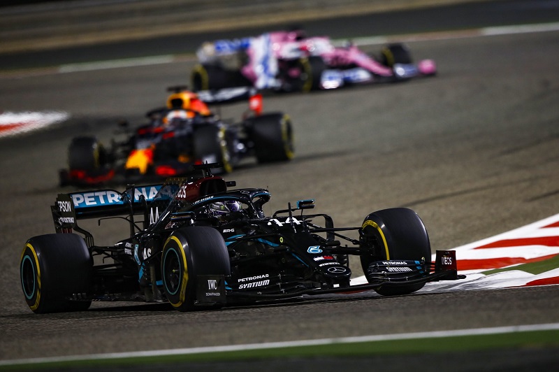 Hasil F1 GP Bahrain 2020: Lewis Hamilton Tak Terbendung meski Balapan Sarat Insiden