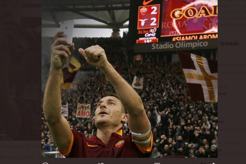 Siap Kembali ke AS Roma, Francesco Totti Tunggu Panggilan Telepon dari Jose Mourinho