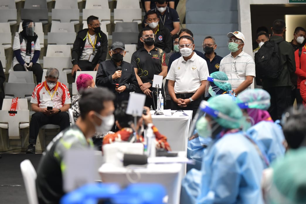 Atlet Bulu Tangkis Pelatnas Pamer Proses Vaksinasi Covid-19 di Istora Senayan