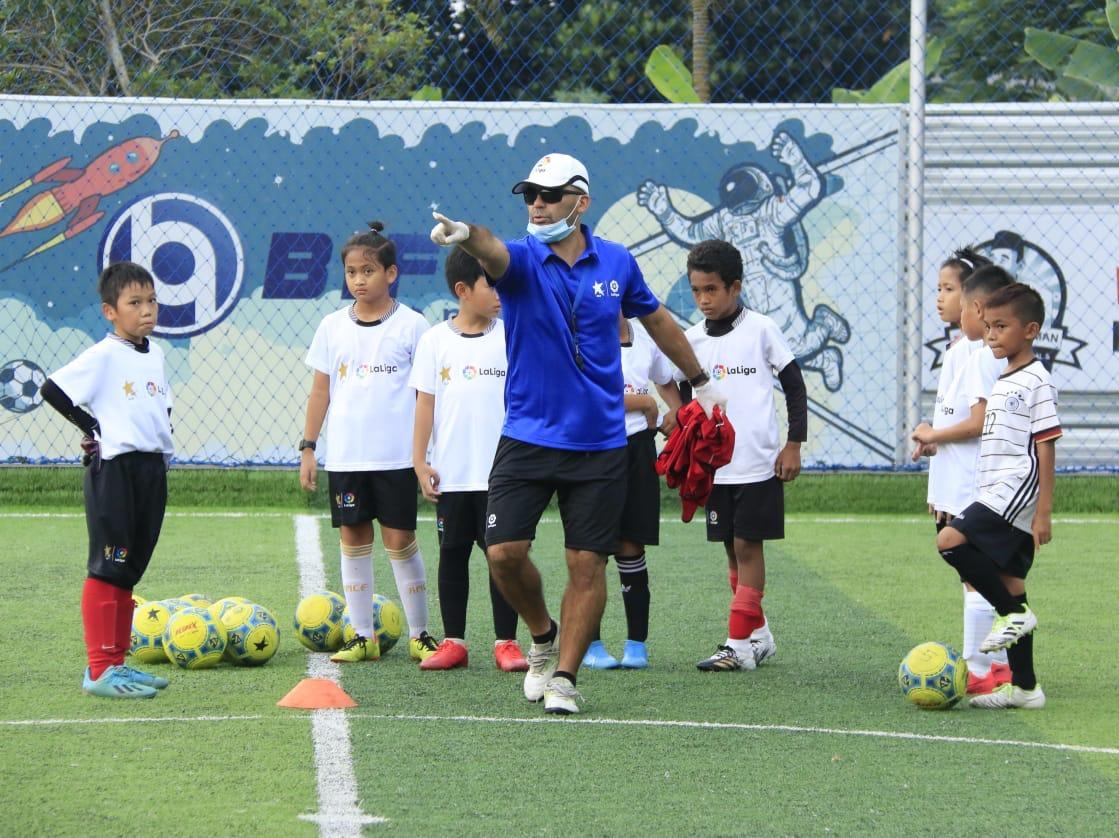 Kiprah: Javier Roca, Orang Asing yang Tertantang Lahirkan Bibit Sepak Bola Usia Dini Indonesia