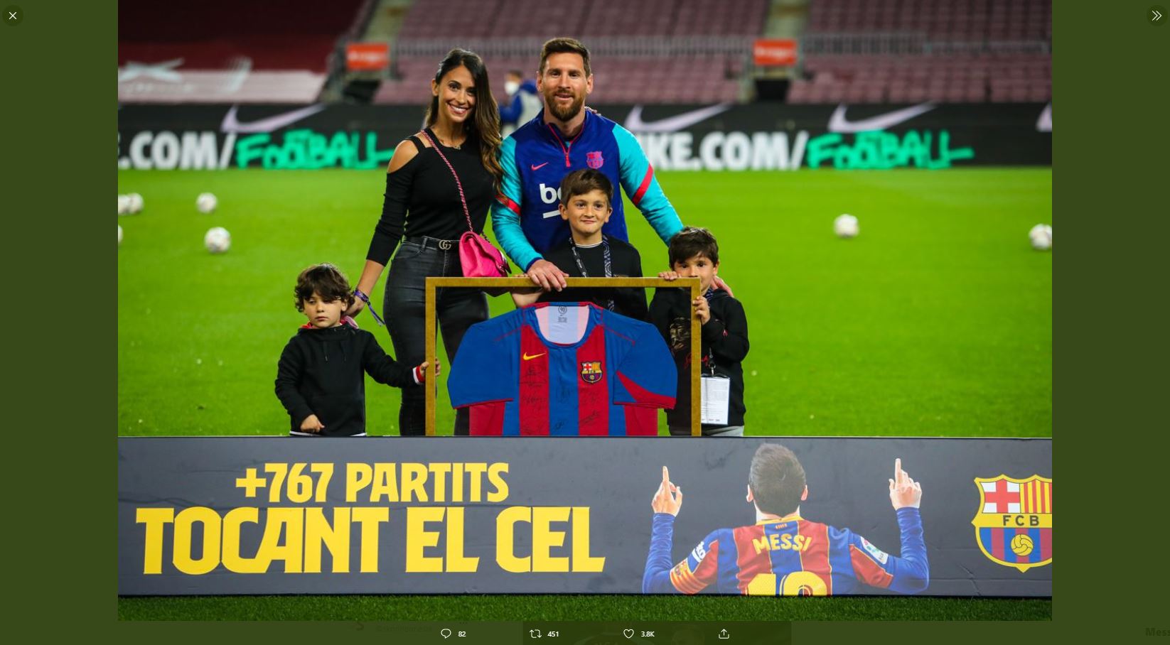 VIDEO: Penghargaan untuk Lionel Messi setelah Pecahkan Rekor Penampilan di Barcelona