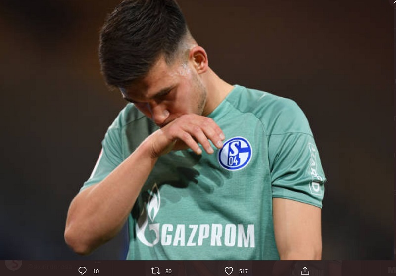 Terdegradasi, Pemain Schalke Dilempari Telur dan Dikejar-kejar oleh Suporter Mereka Sendiri