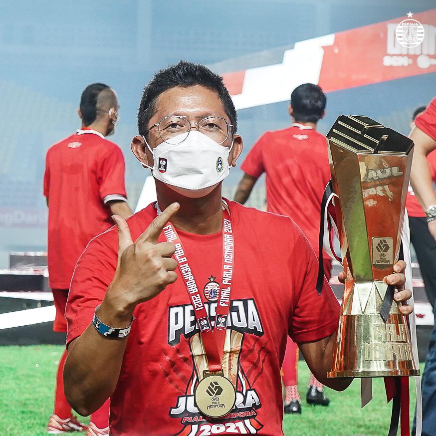 Presiden Persija Persembahkan Gelar Piala Menpora 2021 untuk The Jakmania dan Masyarakat Jakarta
