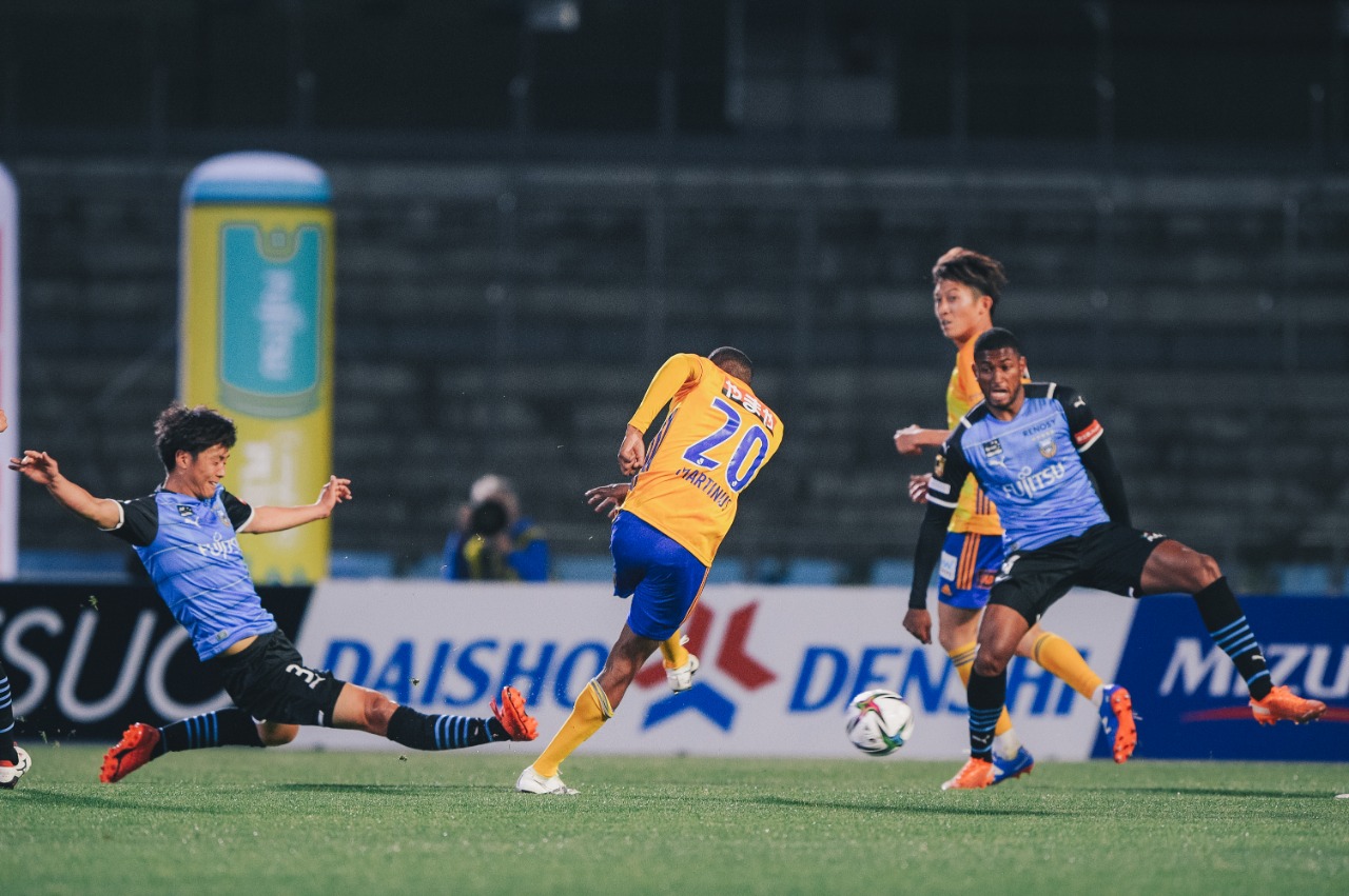 Kisah Indah Pemain Curacao di J1 League: Main 8 Menit, Cetak Gol Roket, Tahan Juara Bertahan