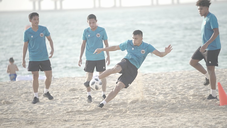 Timnas Indonesia Aklimatisasi di Dubai, Shin Tae-yong Pilih Latihan di Pantai