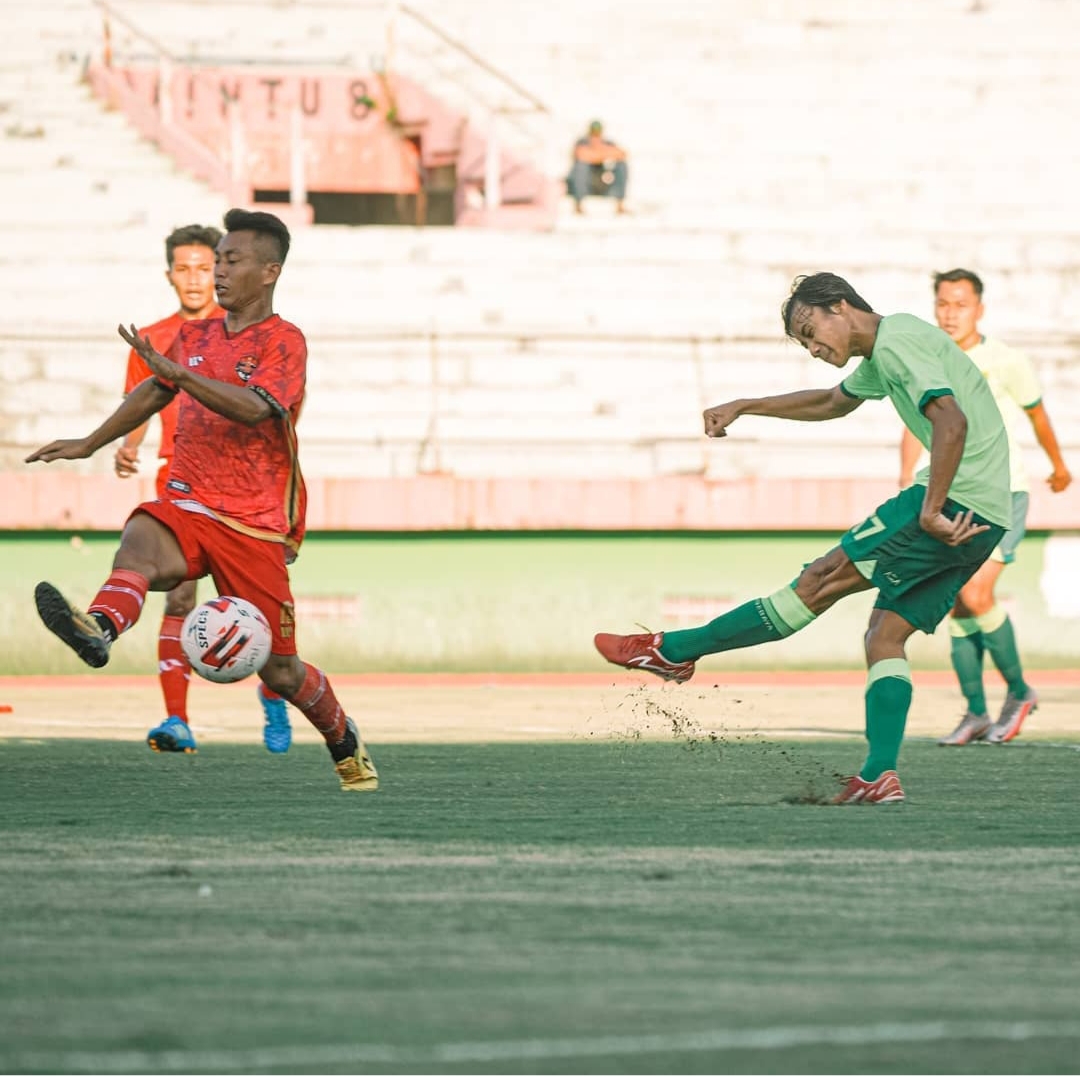 Persebaya Menang Tiga Gol pada Uji Coba Perdana, Aji Santoso Janjikan Peningkatan