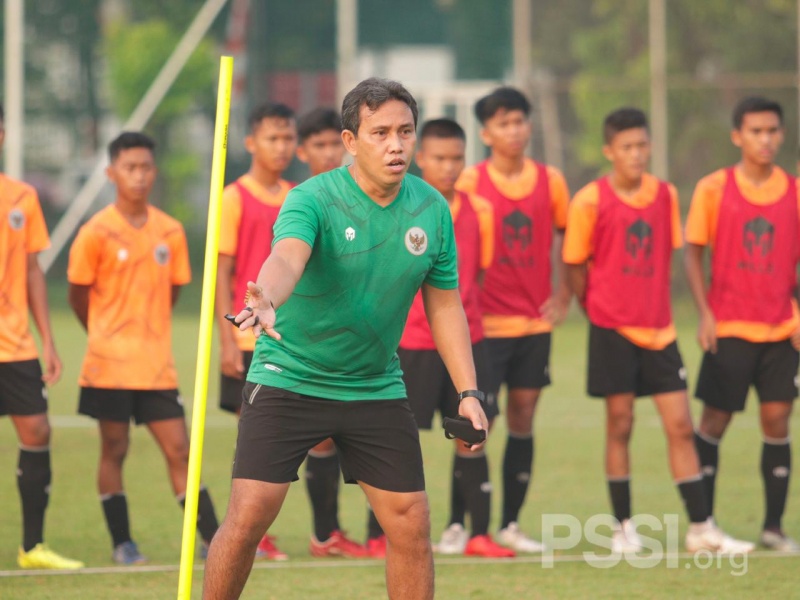 Bima Sakti Diberi Tugas Pegang Timnas U-18 Indonesia untuk Sementara