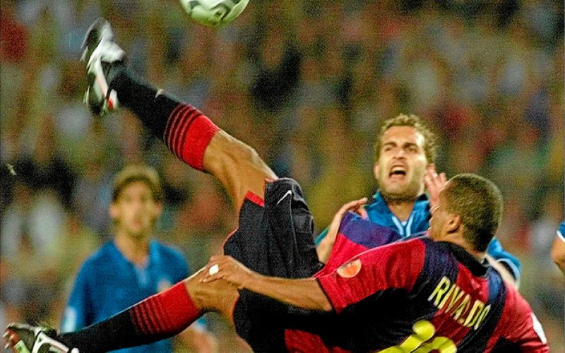 Video: 20 Tahun Lalu, Gol Dramatis Rivaldo Antar Barcelona ke Liga Champions