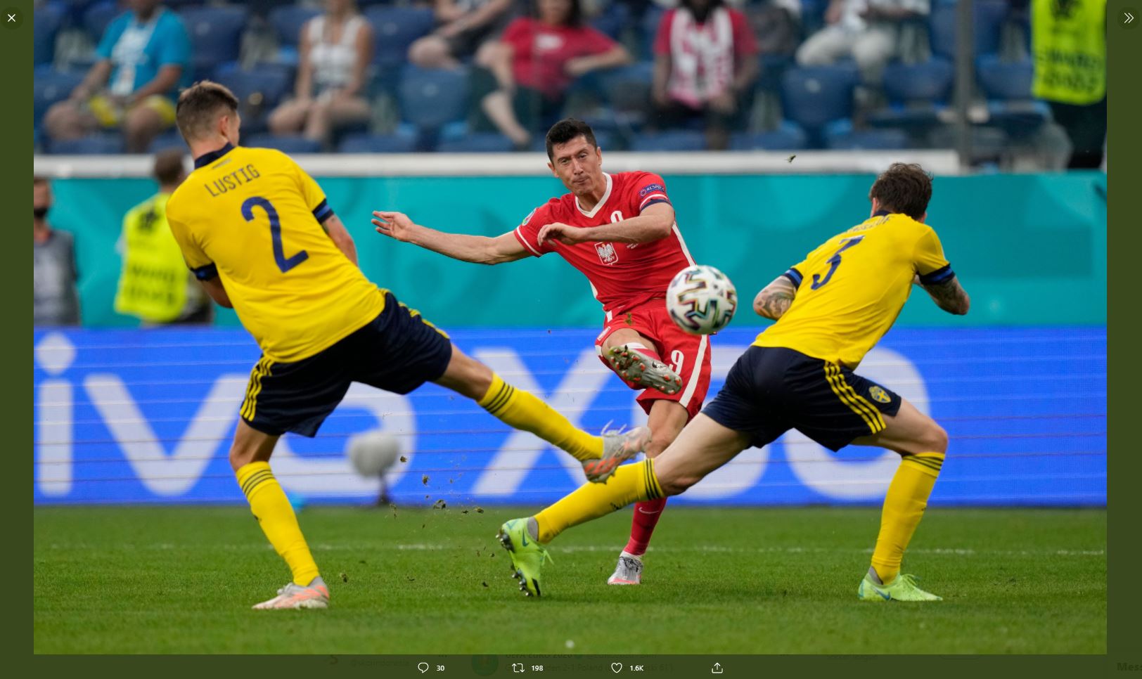 VIDEO: Alisson Becker Dukung Robert Lewandowski Raih The Best FIFA 2021
