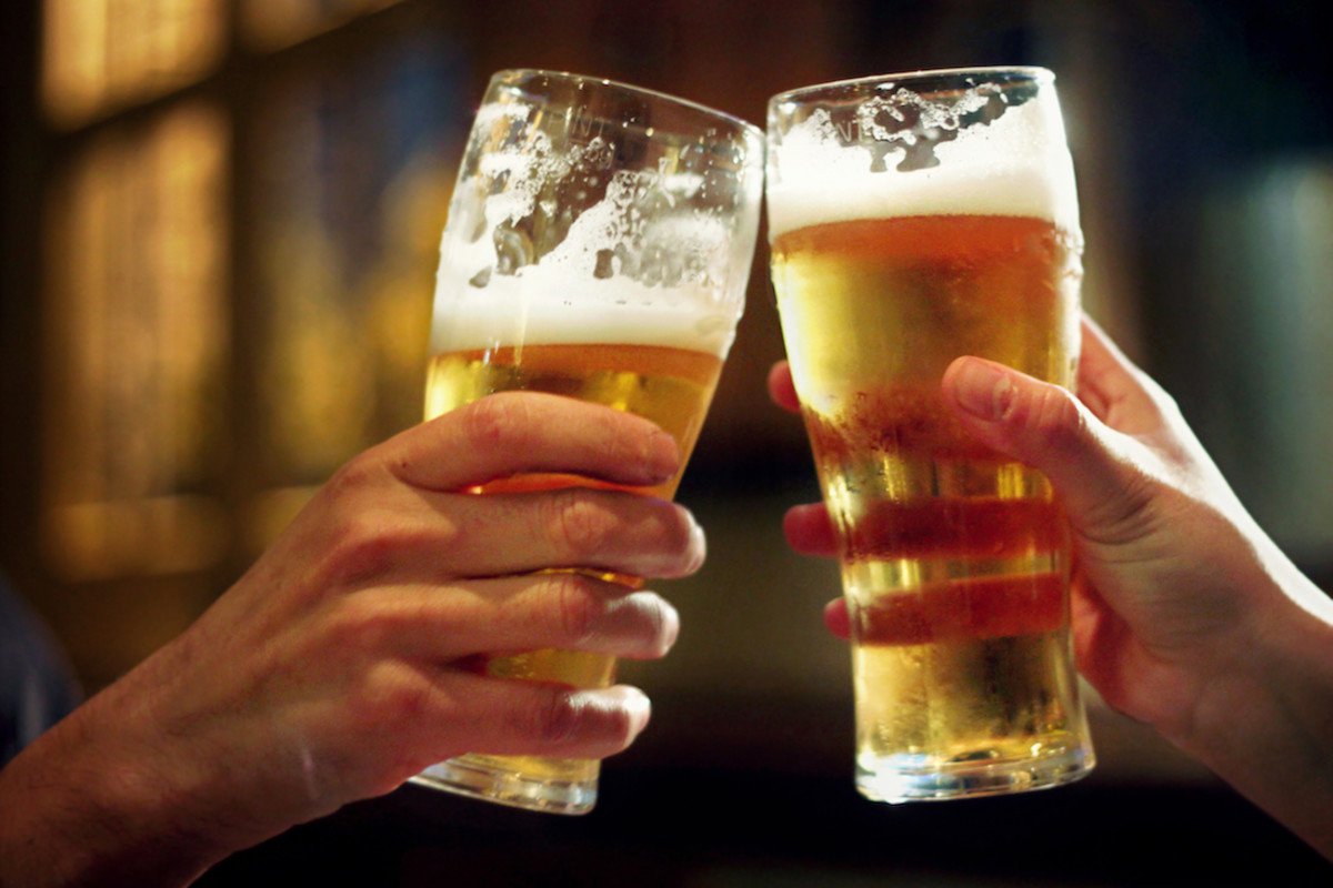 5 Cara Atasi Hangover Setelah Konsumsi Alkohol