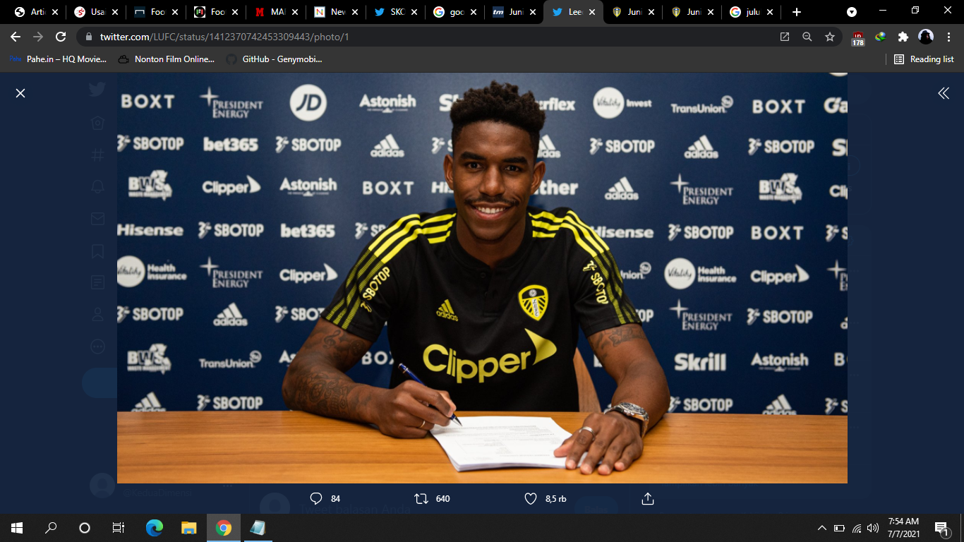 Leeds United Resmi Dapatkan Junior Firpo dari Barcelona