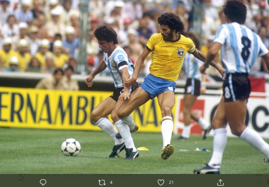 5 Duel Seru Brasil vs Argentina: Kartu Merah Maradona hingga Insiden Air Suci
