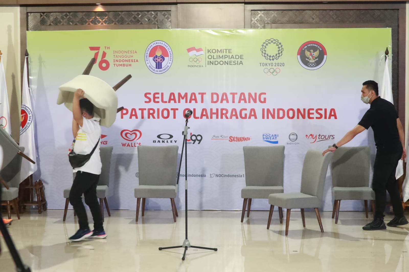 Olimpiade Tokyo 2020: Menpora Sambut Rombongan Terakhir Kontingen Indonesia, Prokes Ketat Diterapkan