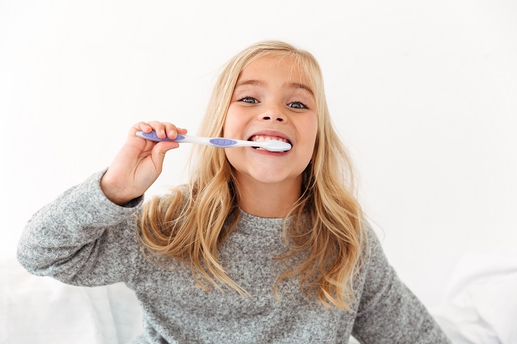 6 Tips Menghindari Bau Mulut pada Anak
