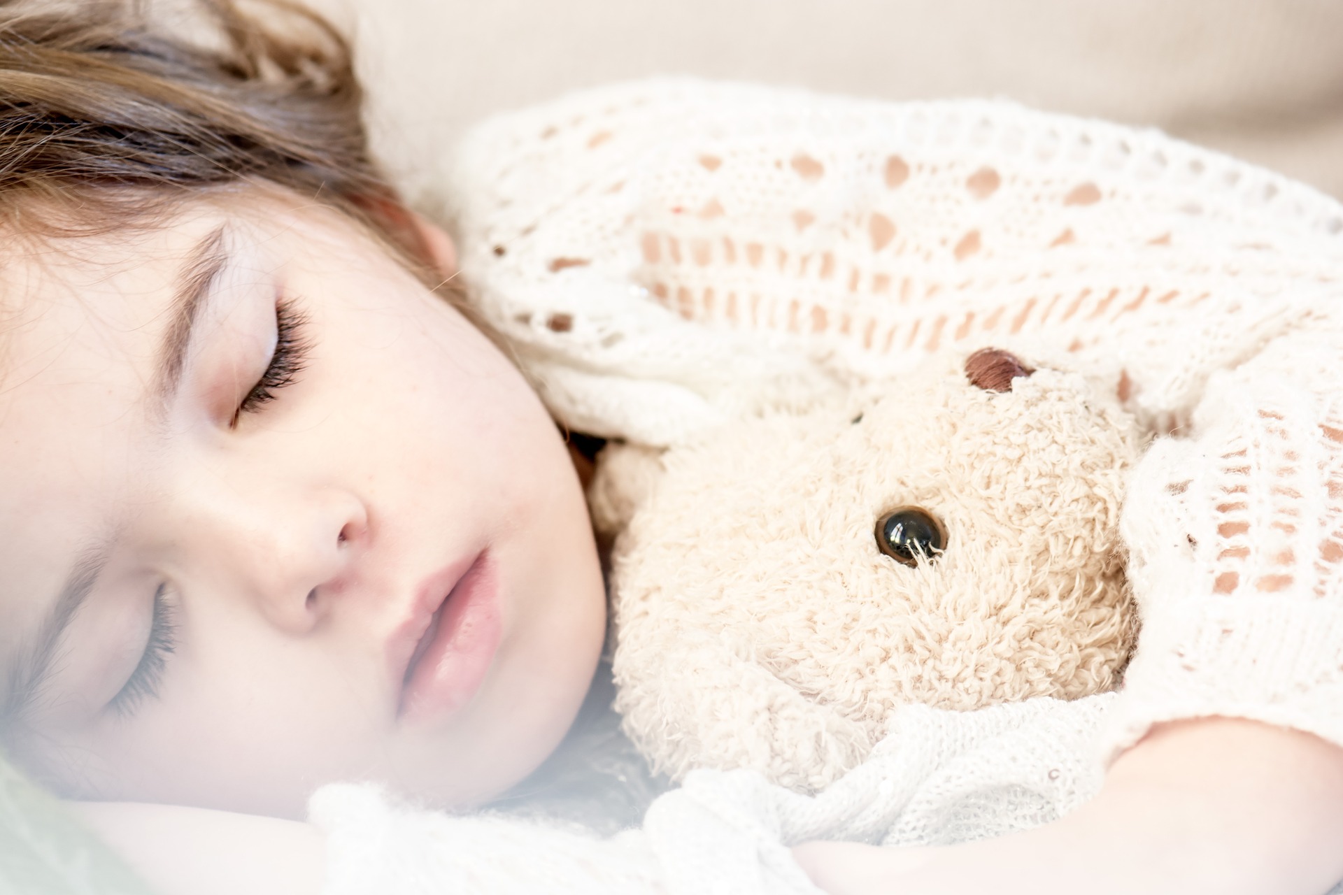 Waktu Tidur Ideal Berdasarkan Usia, mulai Bayi hingga Lansia