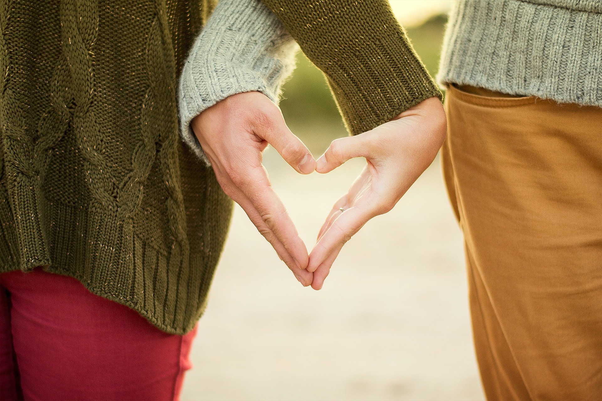 Berikut Ini Penjelasan Ilmiah Mengapa Orang Mudah Jatuh Cinta, Cenderung Negatif