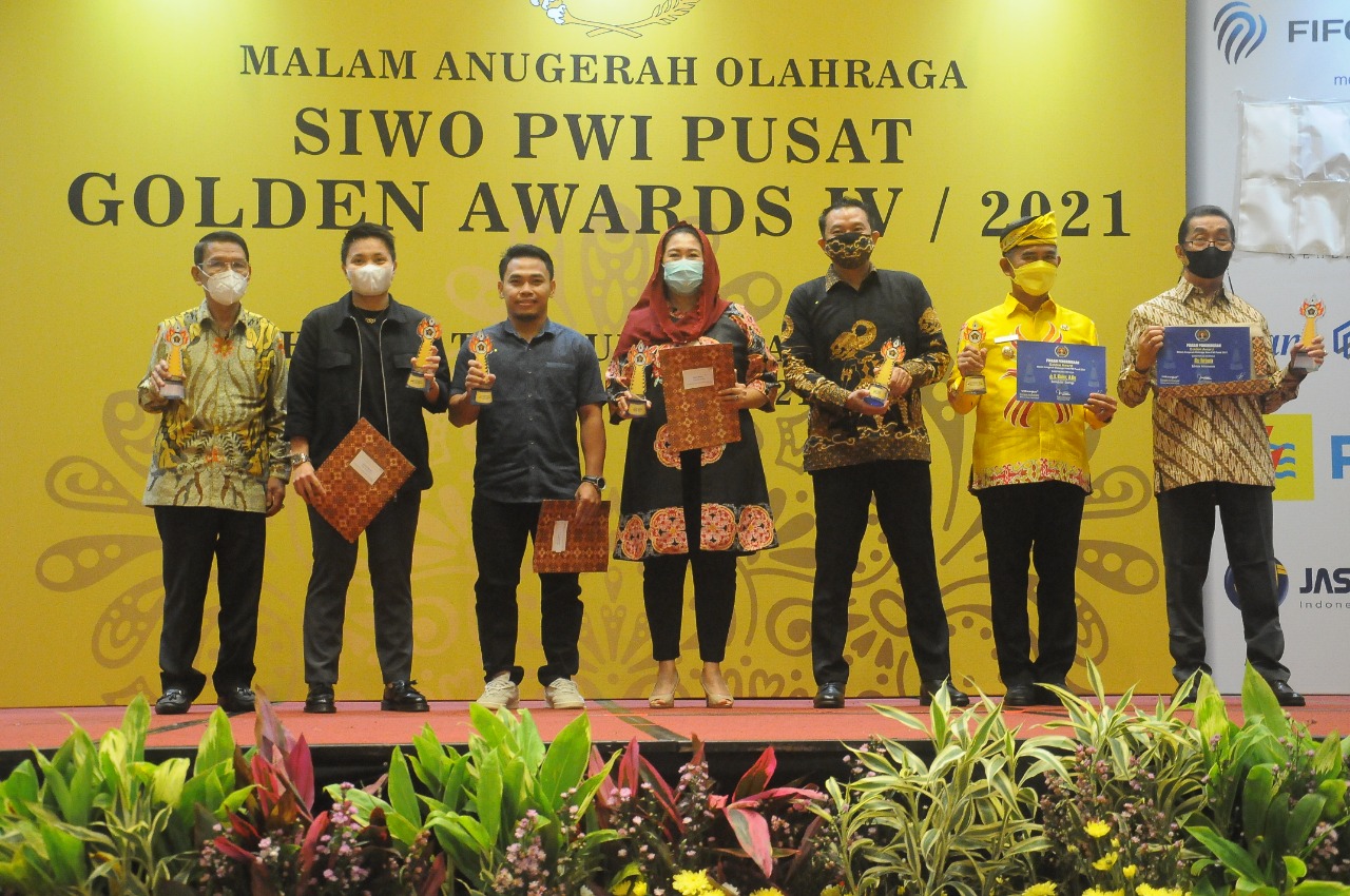 Eko Yuli Irawan dan Greysia/Apriyani Raih Golden Award Siwo PWI 2021