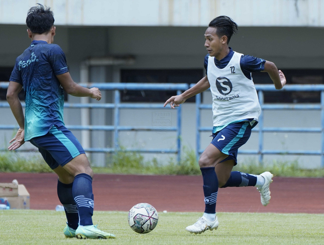 Persib Ditunggu Bhayangkara FC dan Diganggu Covid-19, Beckham Putra Menebar Asa