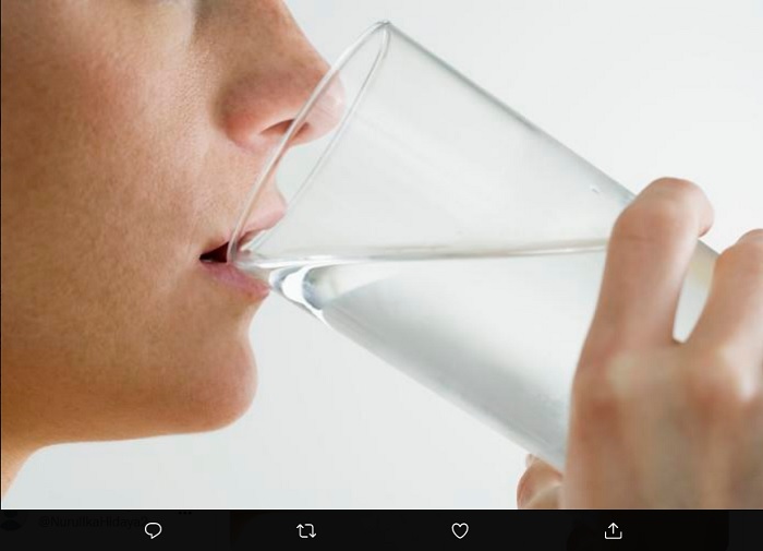 11 Tanda Potensial Anda Minum Air Terlalu Banyak, Kata Dokter
