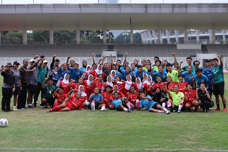 Parade Foto: Uji Coba Timnas Putri Indonesia Kontra Putri Temanggung