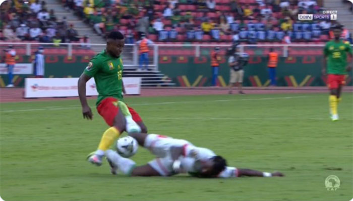 Piala Afrika 2021: Pemain Burkina Faso Ini Minta Maaf atas Tekel Brutal 38 Detik Pertandingan