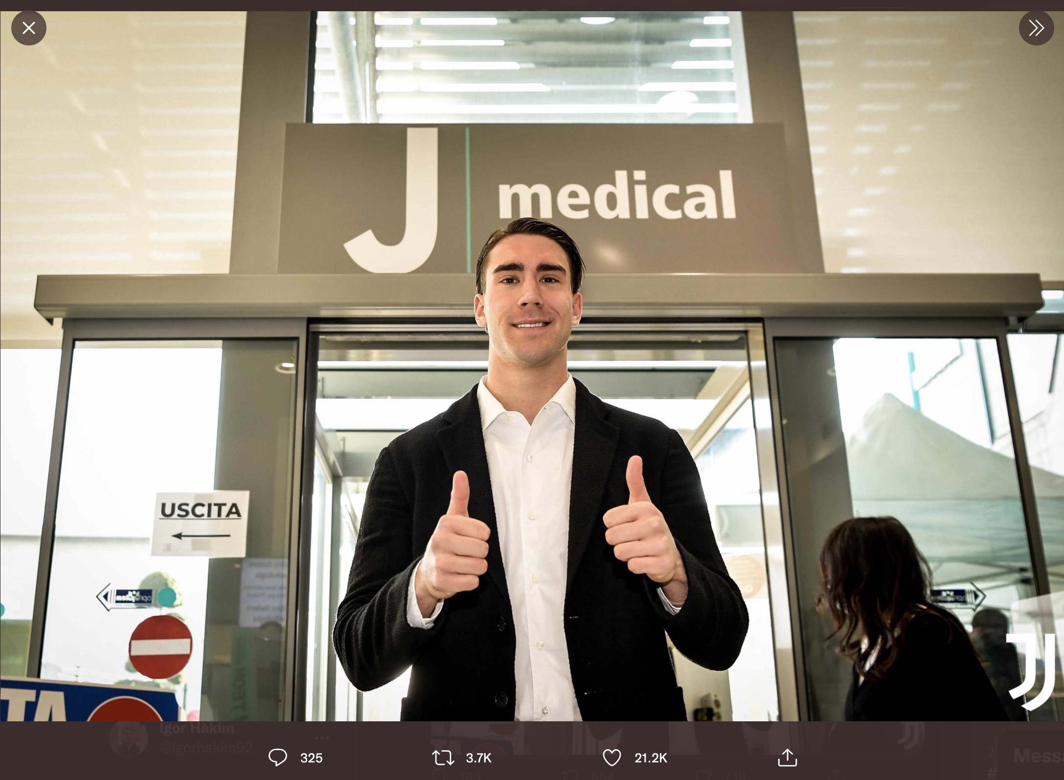 VIDEO: Kedatangan Dusan Vlahovic di Pusat Medis Juventus