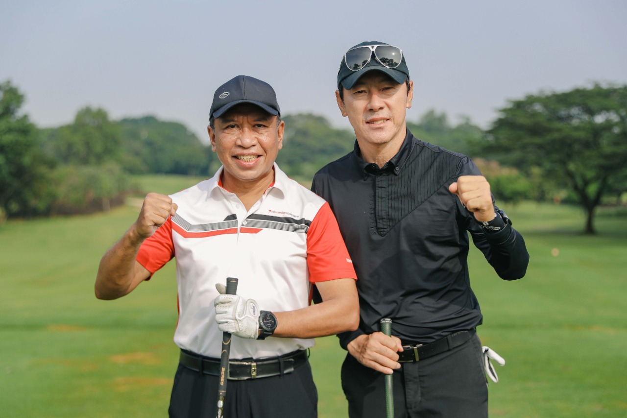 Main Golf dengan Menpora, Shin Tae-yong Bahas Prospek Sepak Bola Indonesia