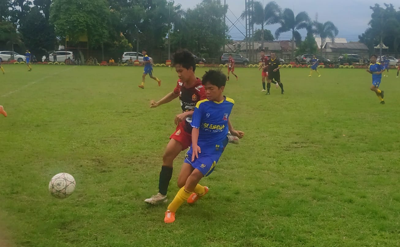 Hasil Pertandingan Grup Top Liga TopSkor U-13: Imbangi ASIOP, Erlangga FC Pastikan Tiket 16 Besar