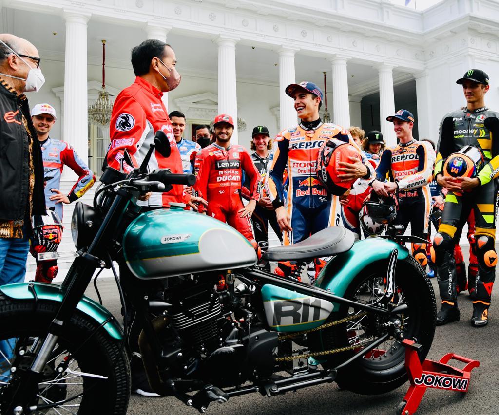 Parade Foto: Konvoi MotoGP Indonesia, Presiden Jokowi Sambut 20 Pembalap di Istana Merdeka