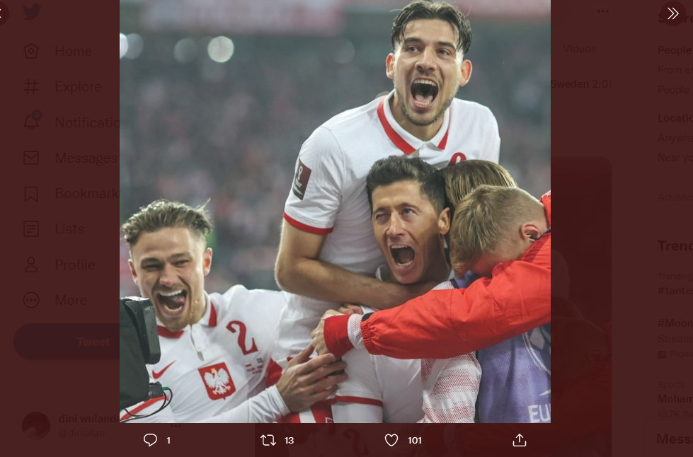Robert Lewandowski Akui Sedang Cedera Saat Antar Polandia Lolos ke Piala Dunia