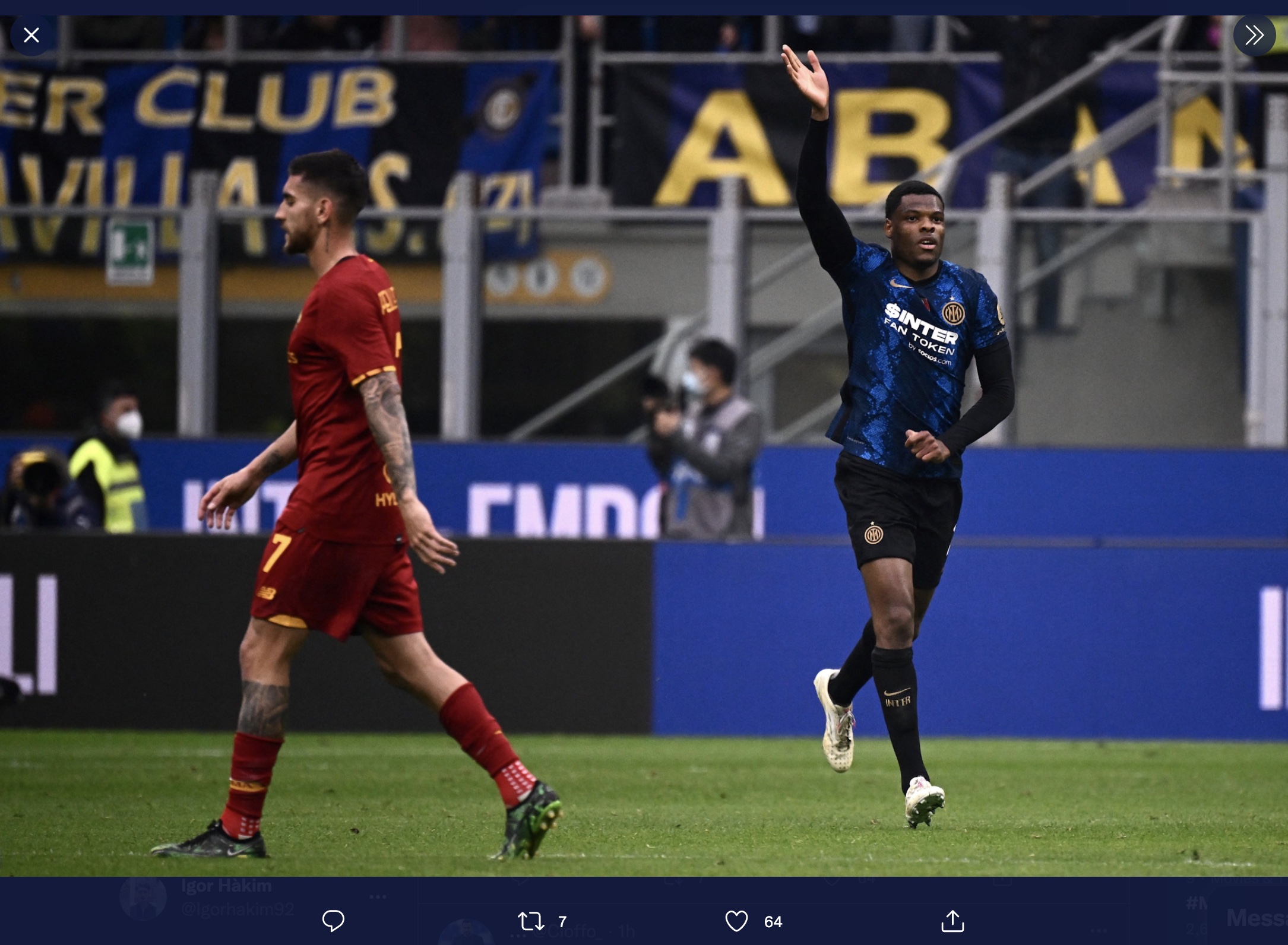 Inter Milan vs AS Roma: Gol dan Makna Selebrasi Unik Denzel Dumfries