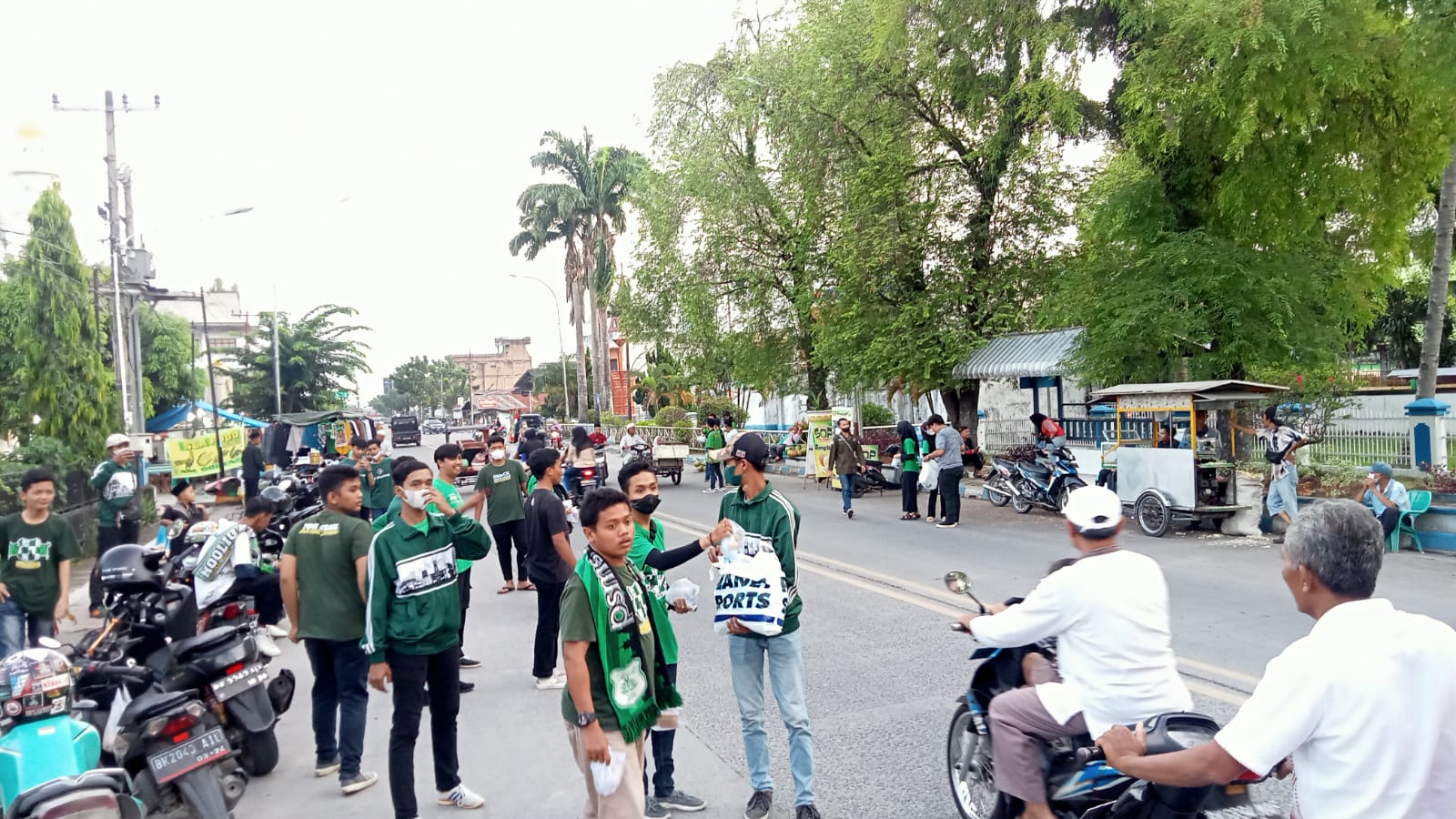 Gelar Aksi Berbagi saat Ramadan, Ini Asa SMeCK Hooligan ke PSMS Medan