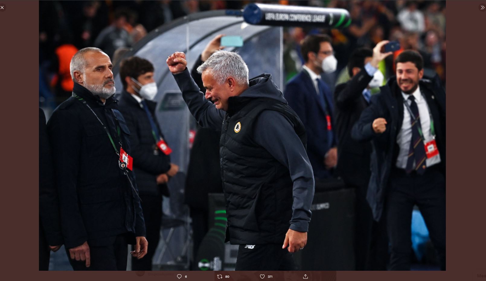 VIDEO: Jose Mourinho Emosional Usai Loloskan AS Roma ke Final Liga Konferensi Eropa