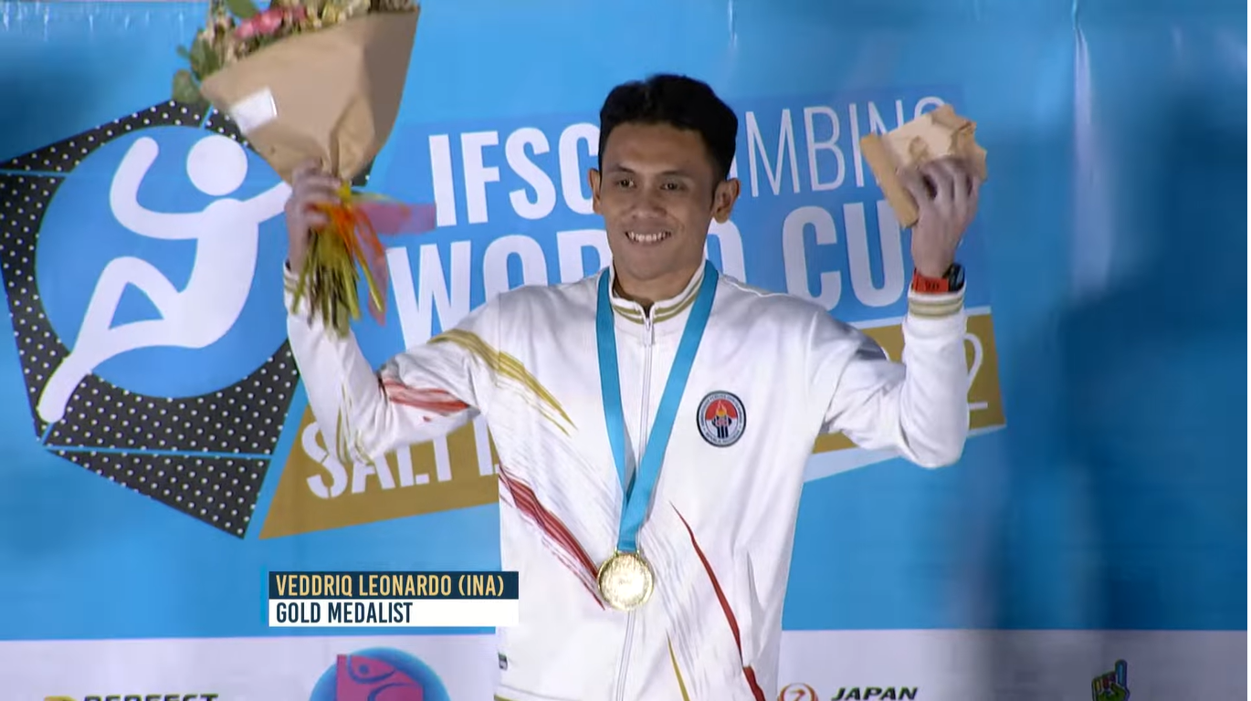 Meski Terhenti di Perempat Final Seri Jakarta, Veddriq Leonardo Jadi Juara Dunia Panjat Tebing 2022