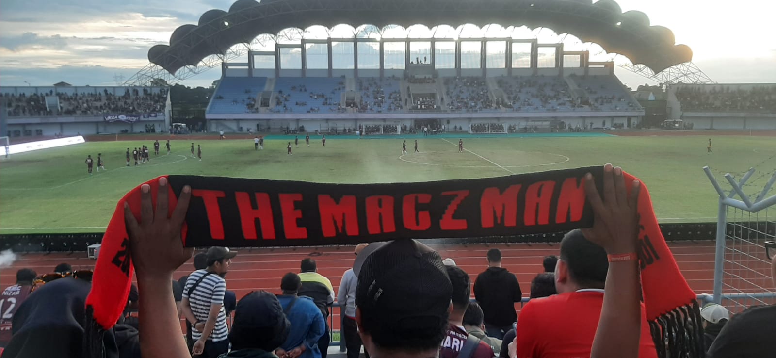 Komitmen Hebat Ratusan Suporter PSM Makassar, Kawal Juku Eja Tur Pramusim di Jawa