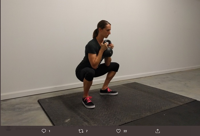 Personal Trainer Dakota Johnson Berbagi Teknik Squat yang Benar, Insider Menjelaskannya untuk Kita