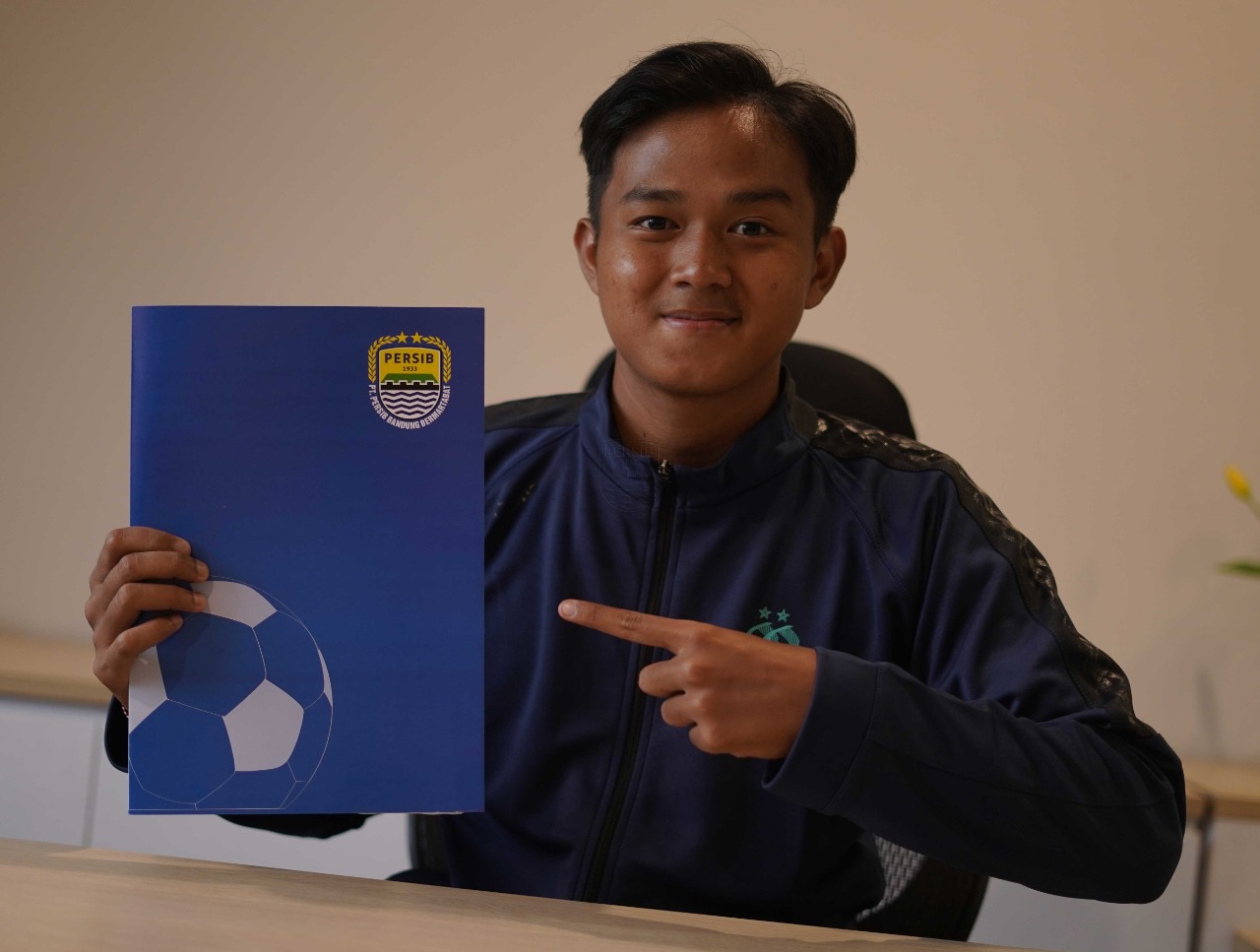 Bursa Transfer Liga 1: Persib Bandung Resmi Promosikan Dua Pemain Muda Jebolan Diklat