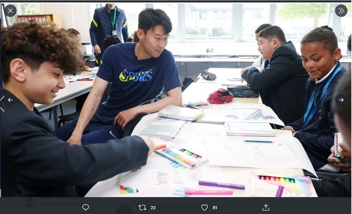 Son Heung-min Mengejutkan Siswa Sekolah Lokal untuk Pelajaran Bahasa Korea