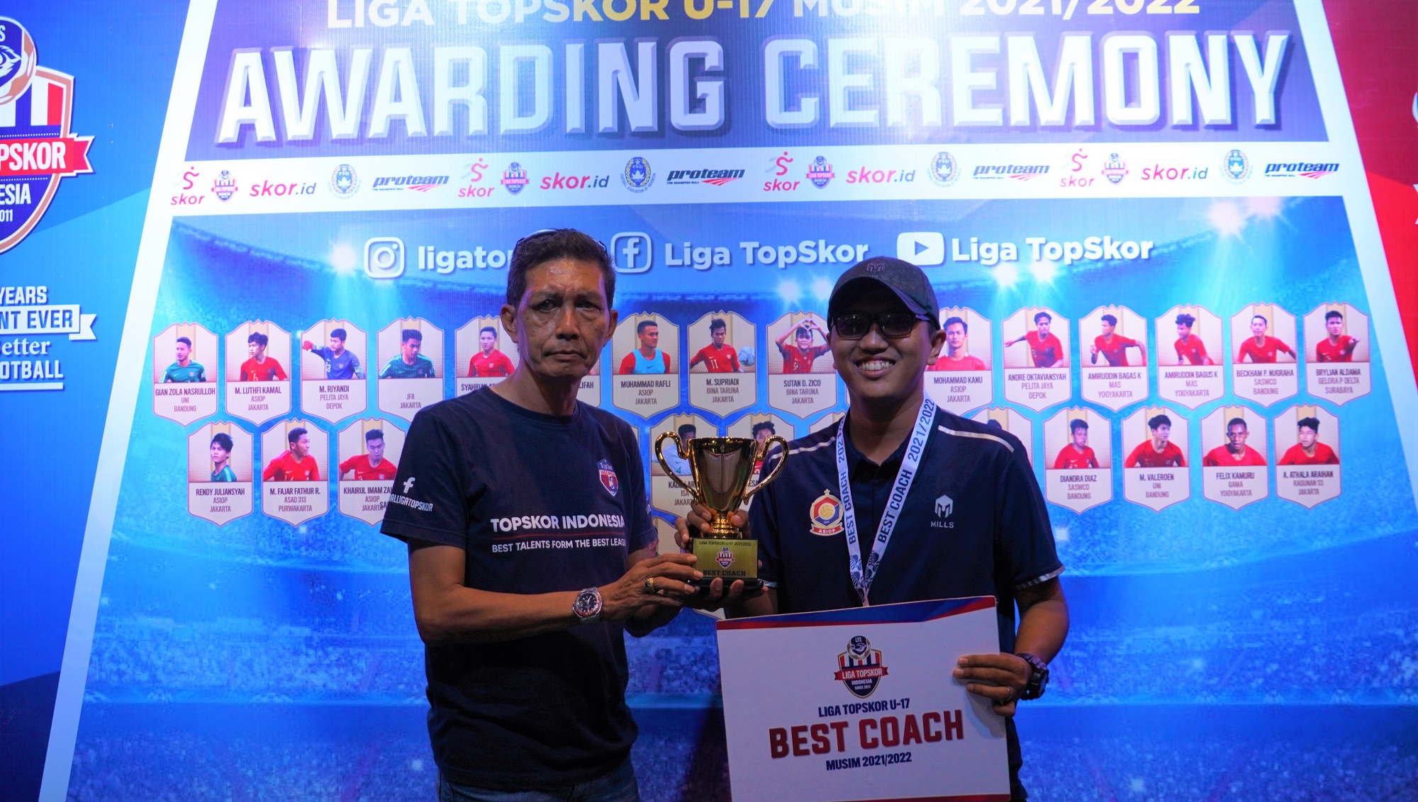 Jadi Pelatih Terbaik Liga TopSkor U-17, Ibu Motivasi Terbesar Yulio Mariem Putra