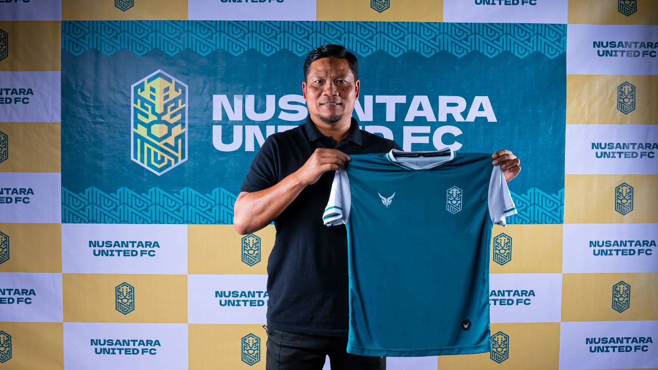 Bursa Pelatih Liga 2: Nusantara United Resmi Dilatih Bek Indonesia di Piala Asia 2000