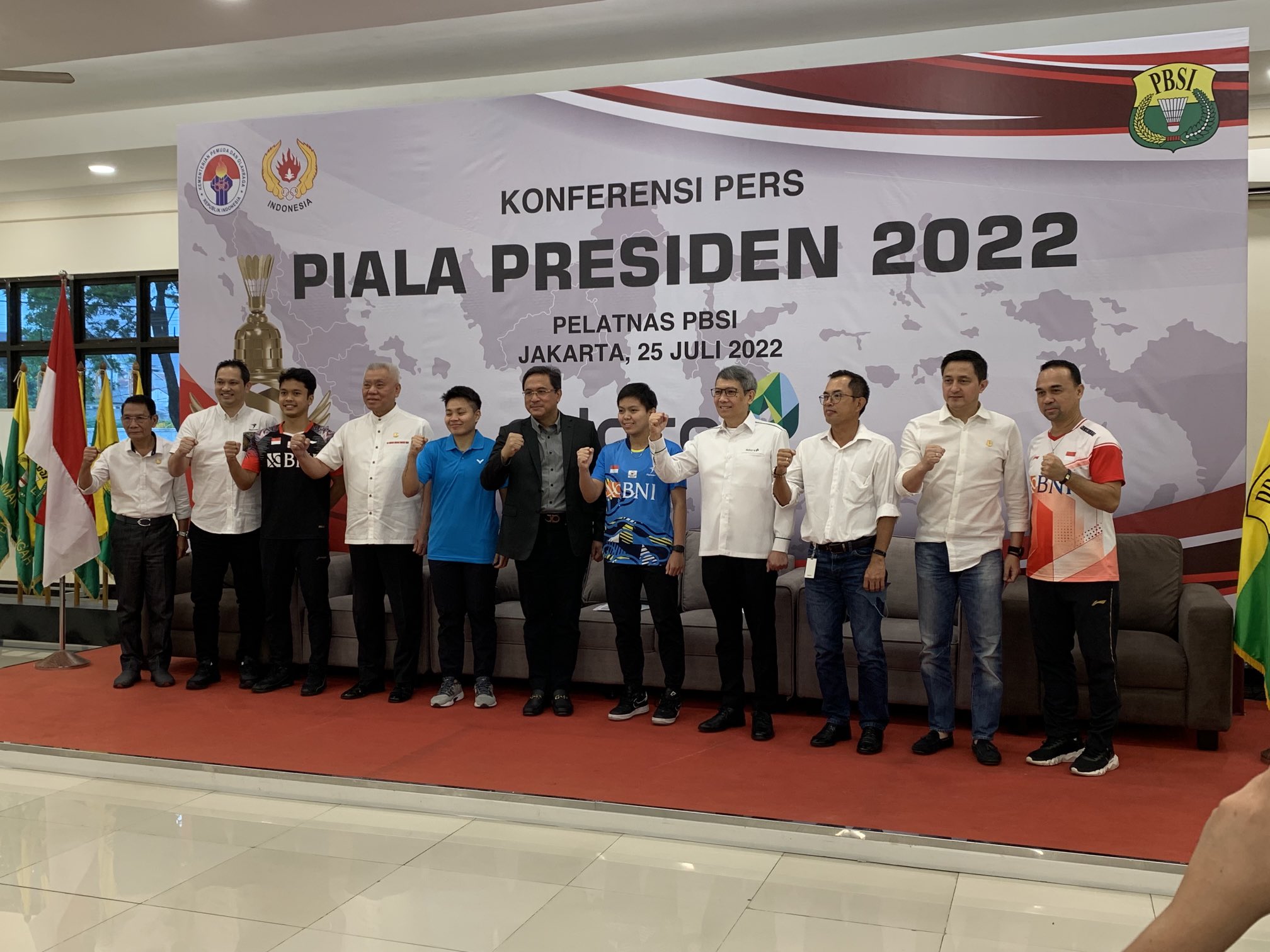 Filosofi di Balik Desain Unik dan Estetik Trofi Piala Presiden Bulu Tangkis 2022