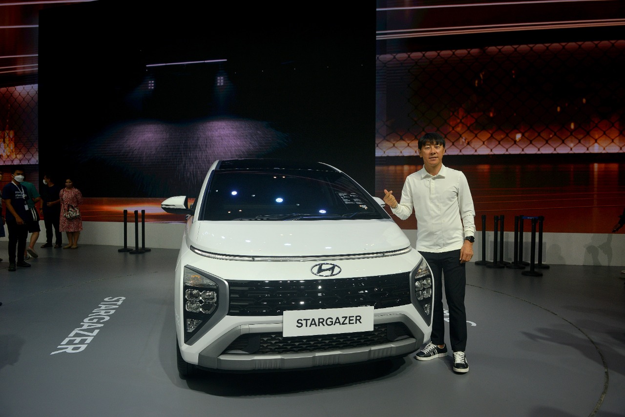 Kunjungi GIIAS 2022, Shin Tae-yong Puji Hyundai Stargazer