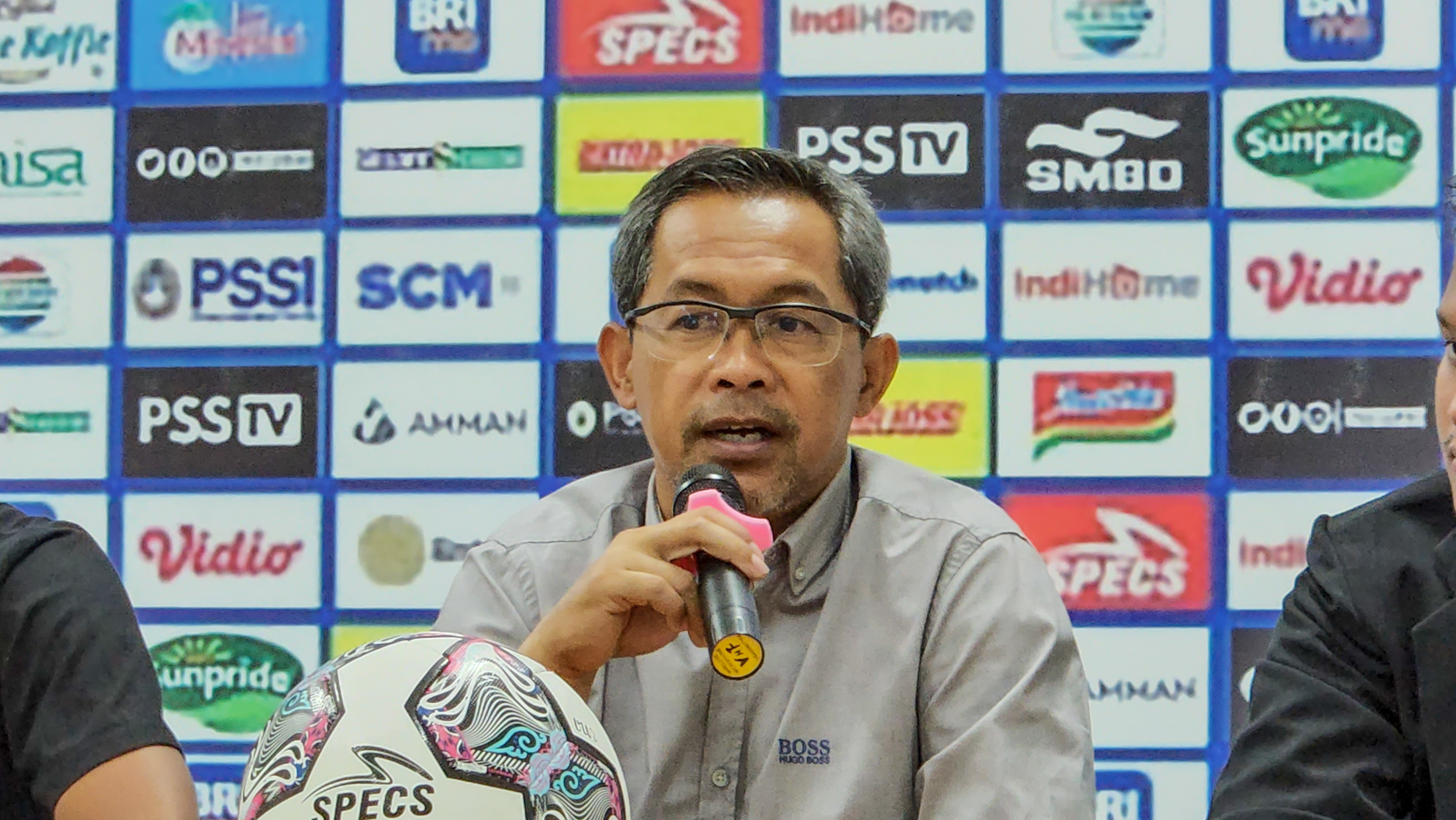 Kalah Telak dari PSM Makassar, Aji Santoso Ungkap Permasalahan Persebaya