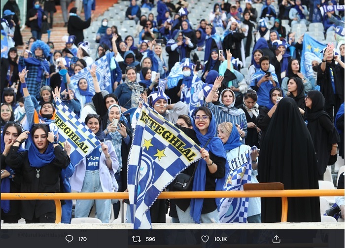 Pertama Kali dalam 40 Tahunan, Wanita Iran Diizinkan Menonton Pertandingan Sepak Bola Domestik