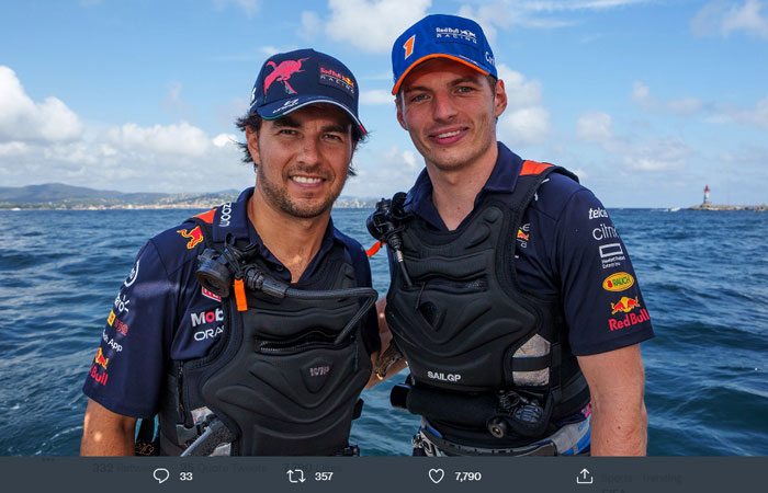 Ini Formula 1 di Atas Air! Max Verstappen dan Sergio Perez Bersaing Ketat dengan Perahu SailGP