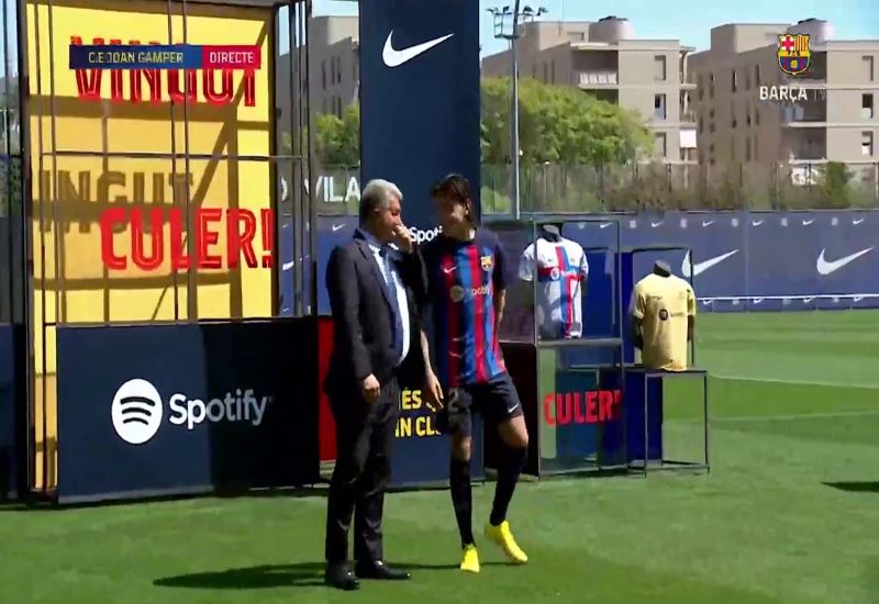 VIDEO: Presentasi Hector Bellerin sebagai Pemain Barcelona
