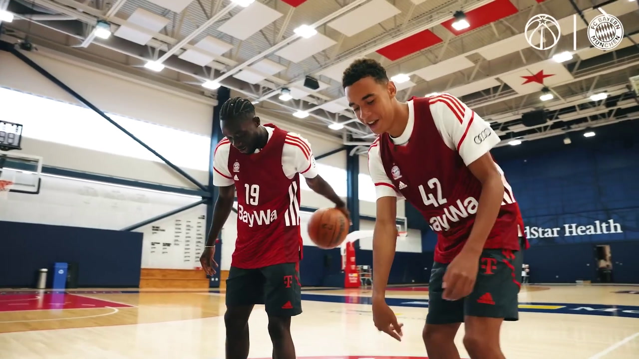 VIDEO: 2 Bintang Bayern Munchen Jalani Tantangan Bermain Basket dari Washington Wizards
